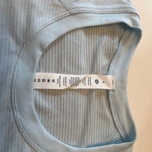 Lululemon tee